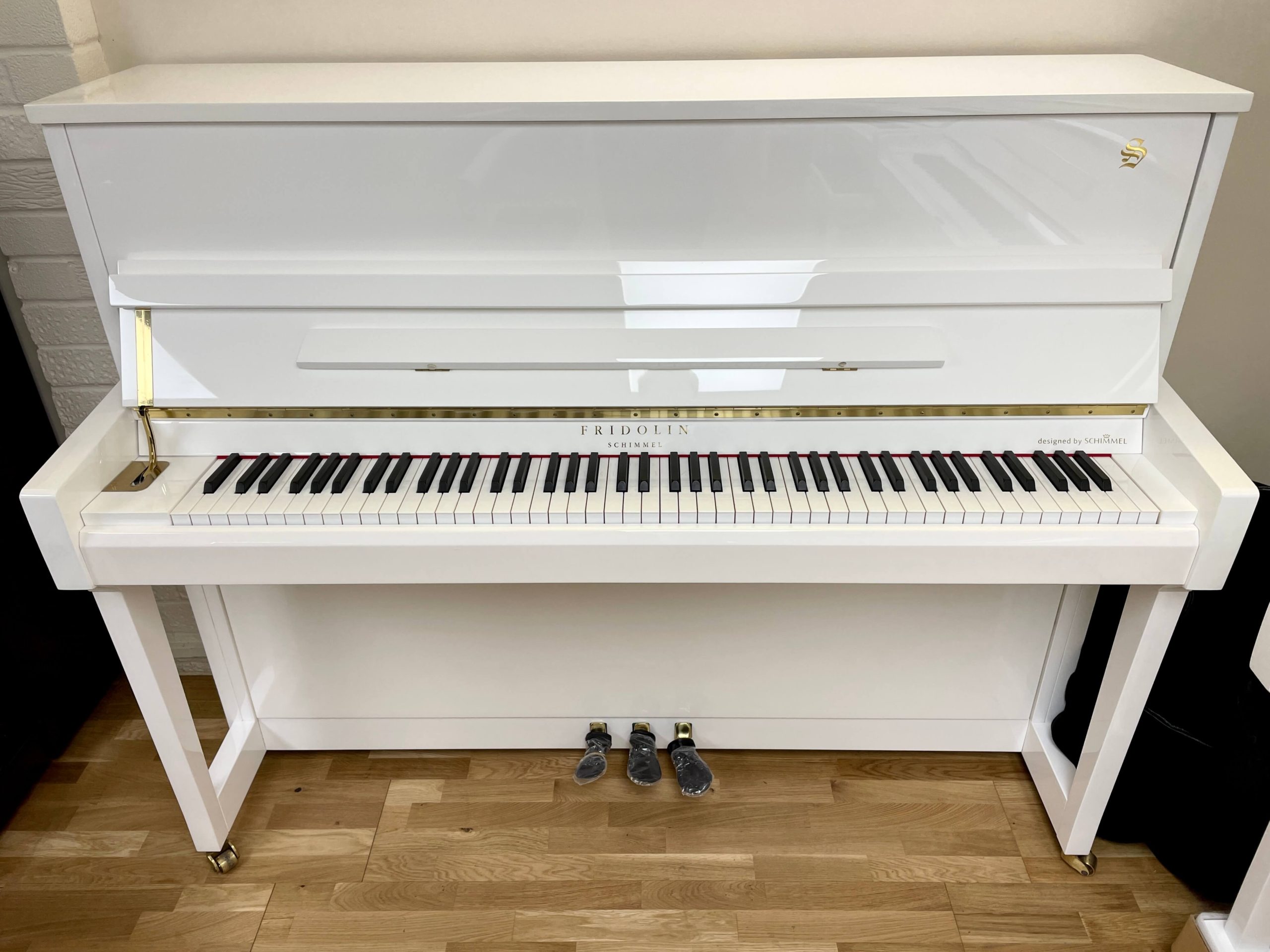Fridolin Schimmel F116T Upright Piano For Sale